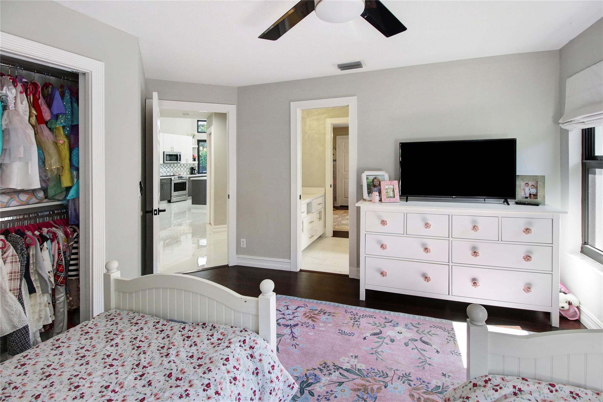 MEADOW RUN - Residential