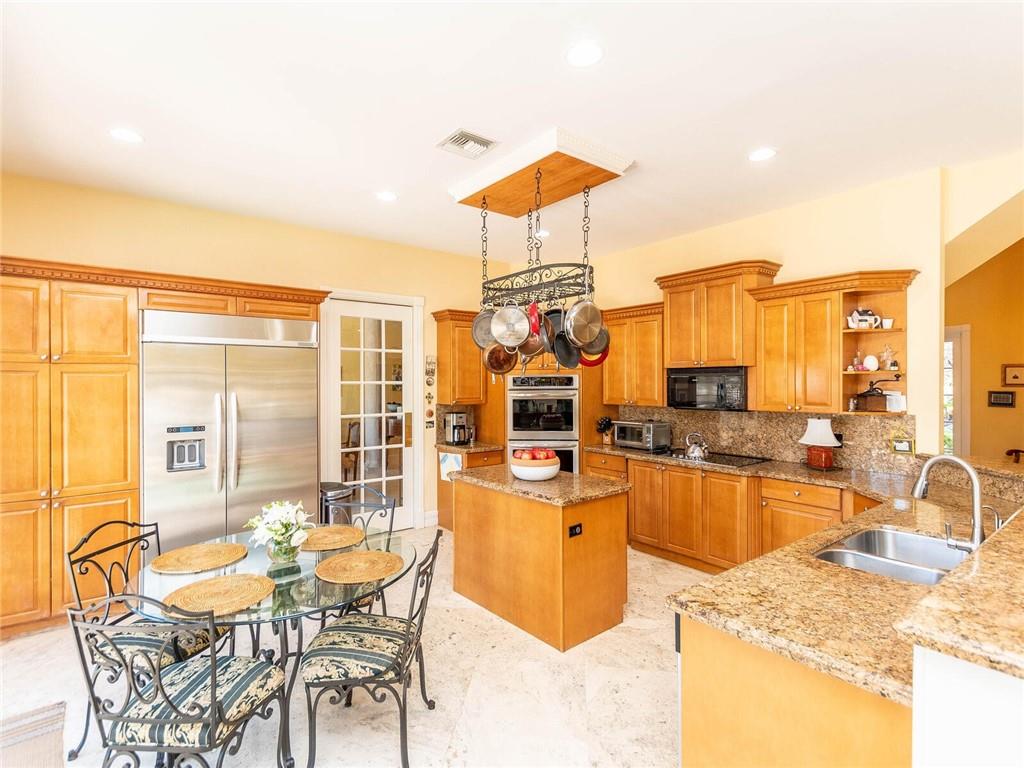 Riviera 6-17 B - Residential