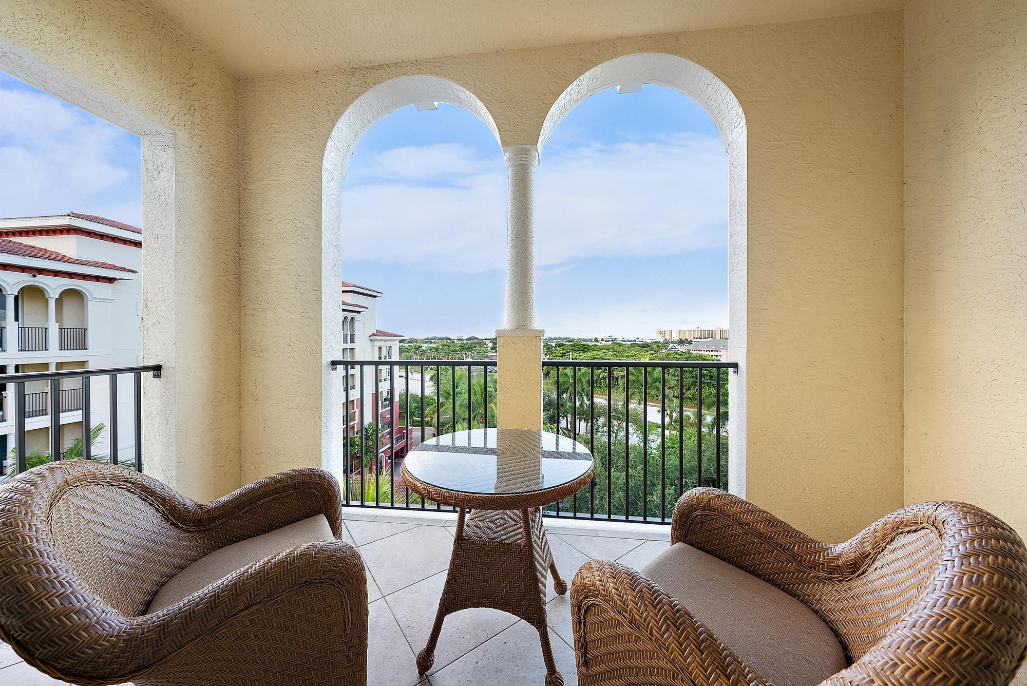 JUPITER YACHT CLUB - Residential