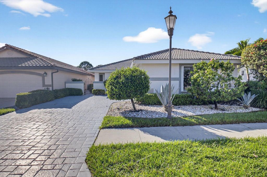 Photo of 7876 Glen Garry Lane, Delray Beach, FL 33446 (MLS # R11147174)