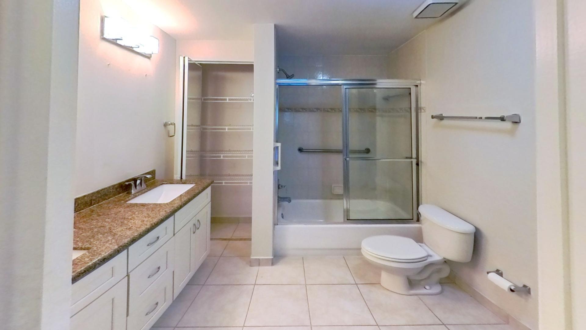 ST TROPEZ CONDO - Residential