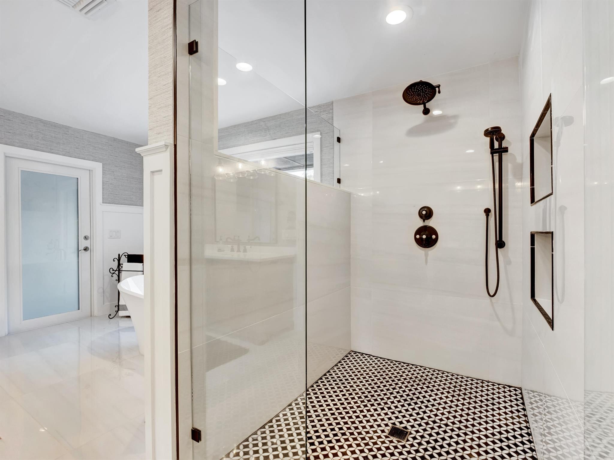 IMPERIAL WOODS - Residential