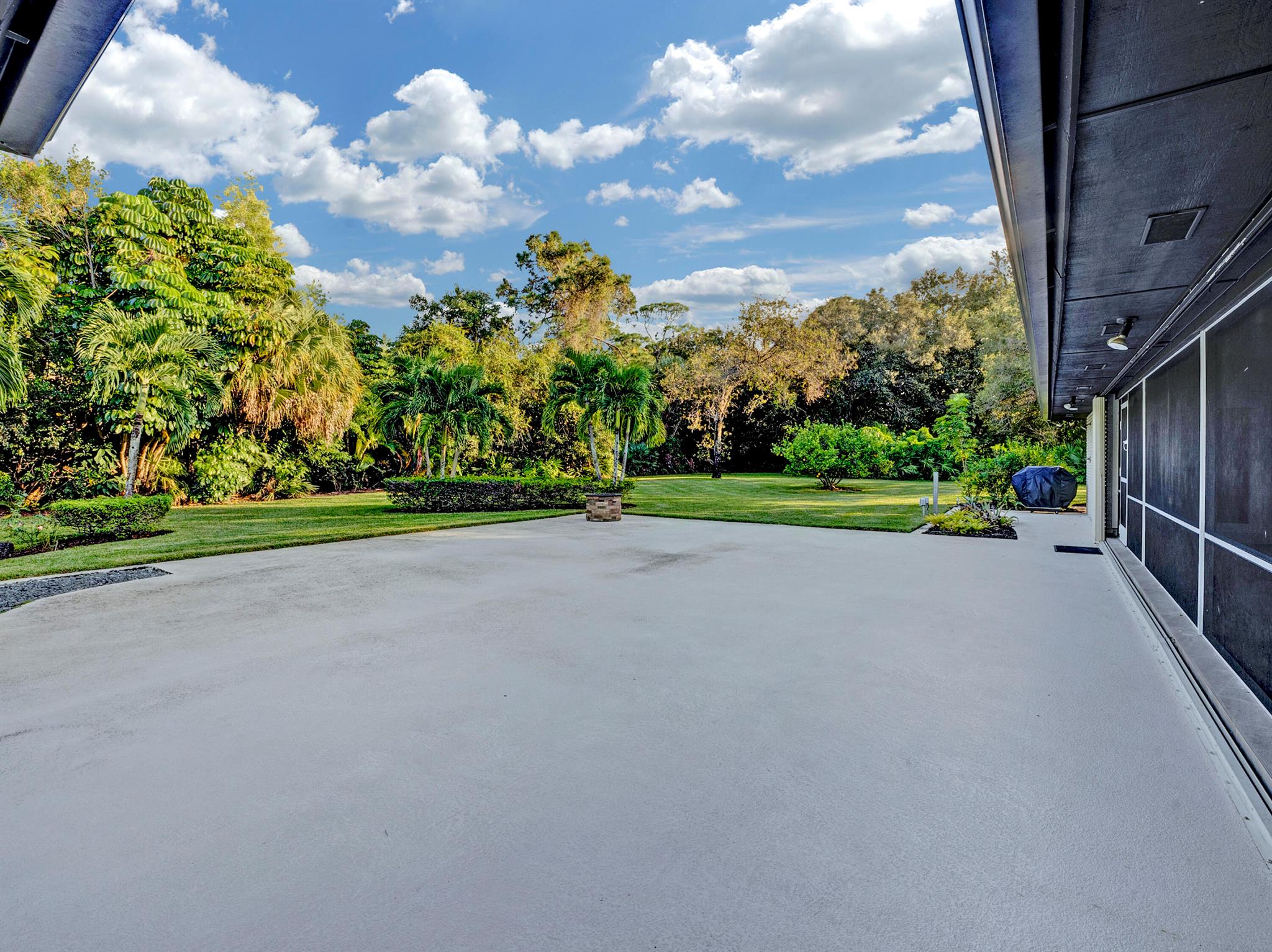 IMPERIAL WOODS - Residential