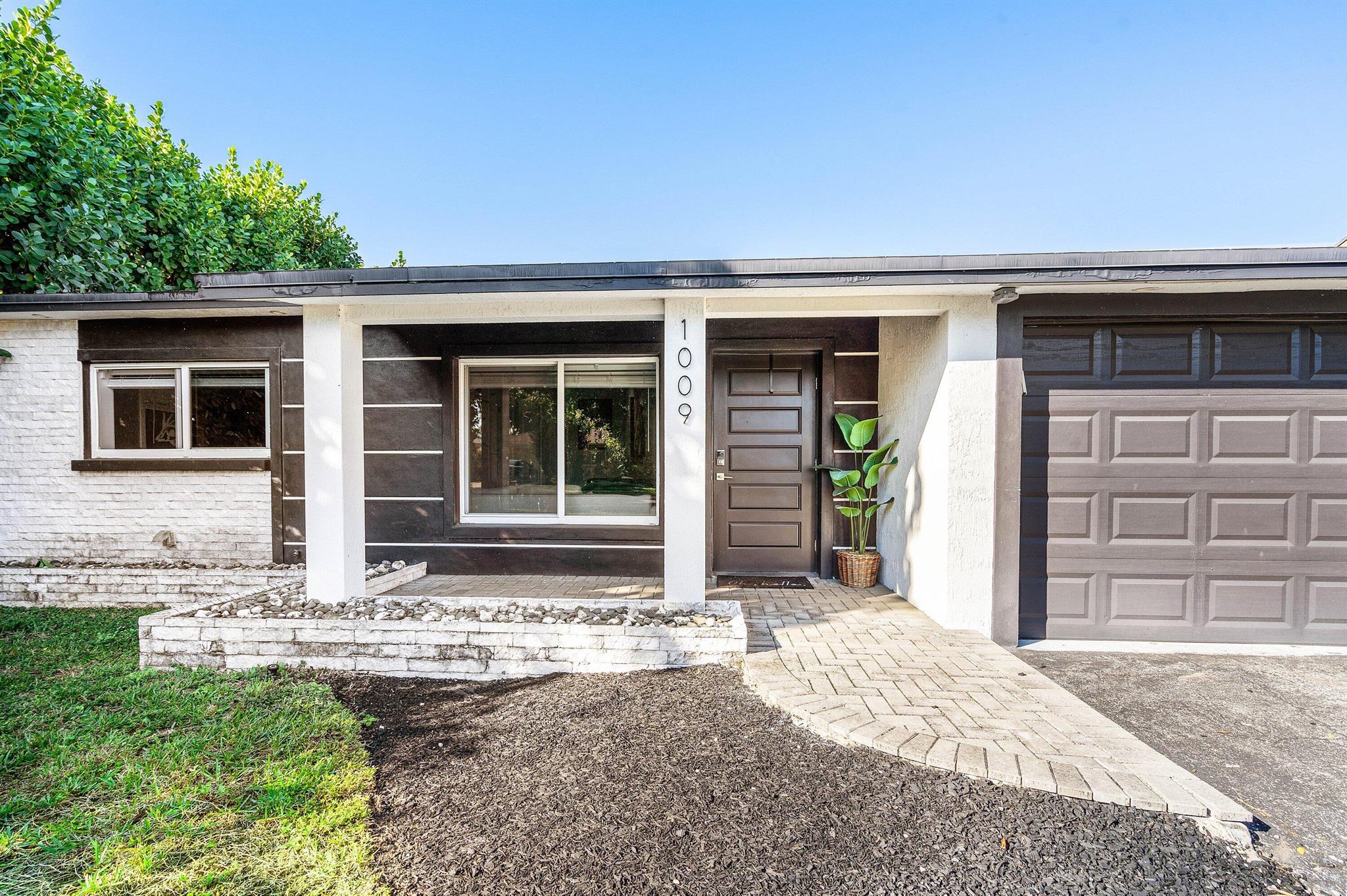 LAUREL HILLS 5TH ADD - Residential