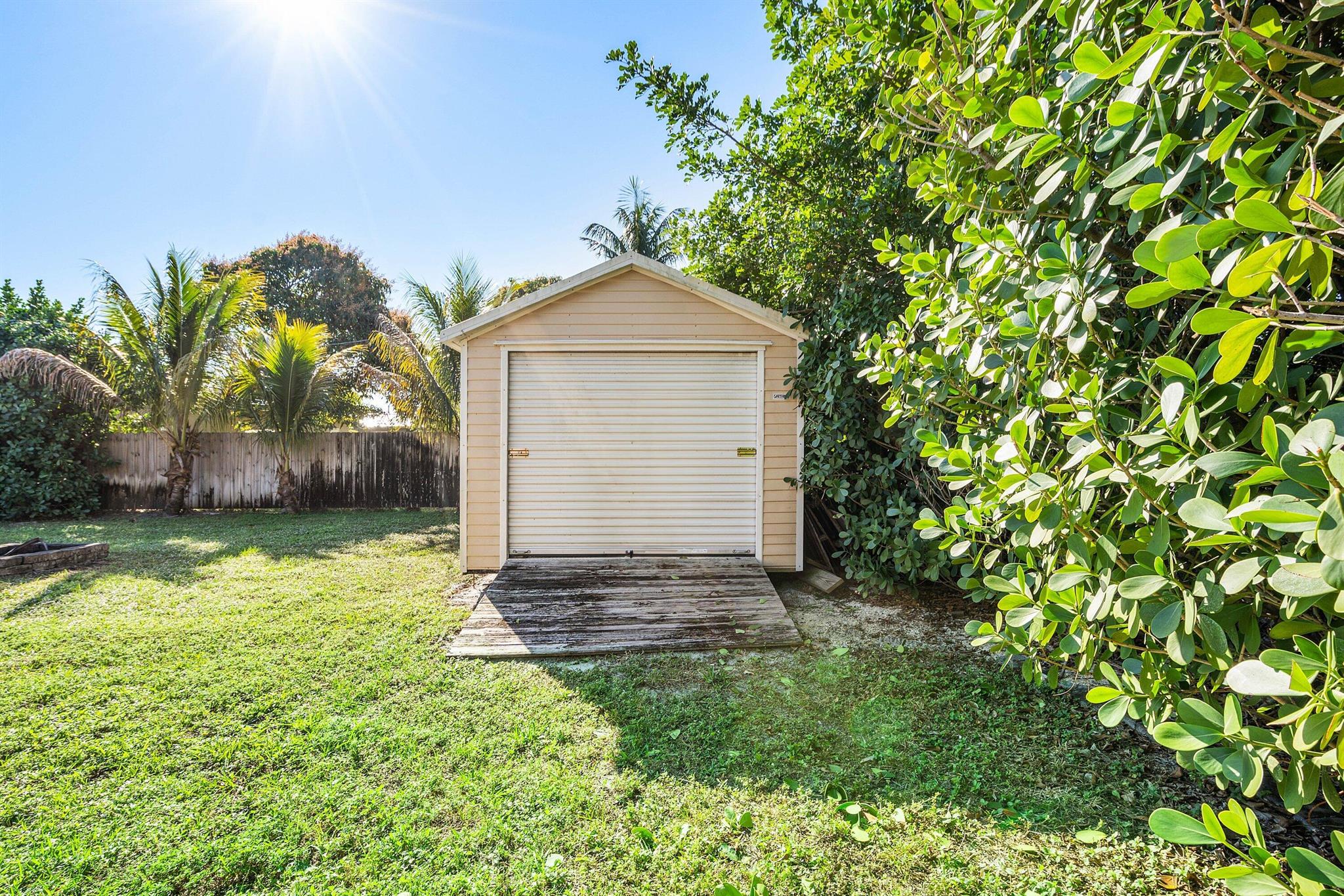 LAUREL HILLS 5TH ADD - Residential