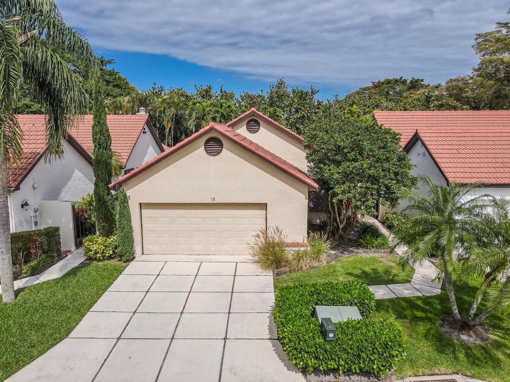 Photo of 15 Ironwood Way N, Palm Beach Gardens, FL 33418 (MLS # R11073158)