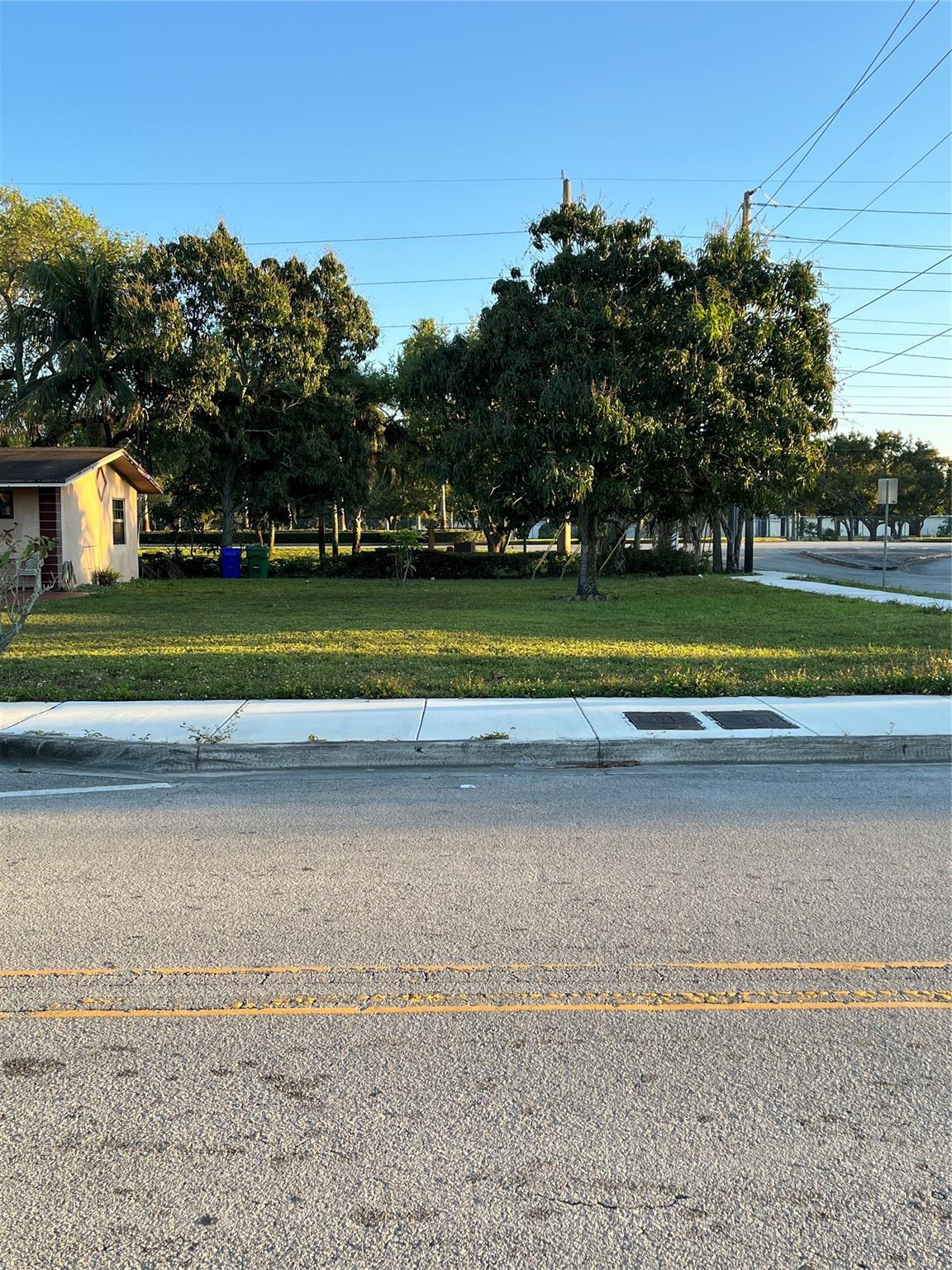 SELLER IS OPEN TO ALL OFFERS AND WILLING TO NEGOTIATE!
LAND VACANT AND CLAER, GREAT FOR INVESTORS !!!!!! This 5,501 sq. ft. corner lot offers a fantastic opportunity to build a home or investment property in the well-located Washington Park neighborhood. Positioned between Sunrise Boulevard and Broward Boulevard, this lot provides easy access to major roads, making commuting and daily conveniences seamless. It is just minutes from Fort Lauderdale Beach, Las Olas, and Fort Lauderdale-Hollywood International Airport, offering proximity to some of the best dining, shopping, and entertainment options in the area. Whether you are looking to develop a primary residence or a profitable rental property, this lot presents incredible potential in a growing and desirable community.