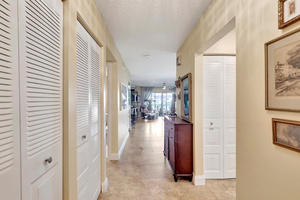 Photo of 36 Southport Lane #G, Boynton Beach, FL 33436 (MLS # R11044374)