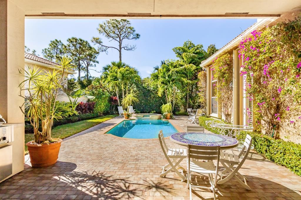 Photo of 110 Porto Vecchio Way, Palm Beach Gardens, FL 33418 (MLS # R10688194)