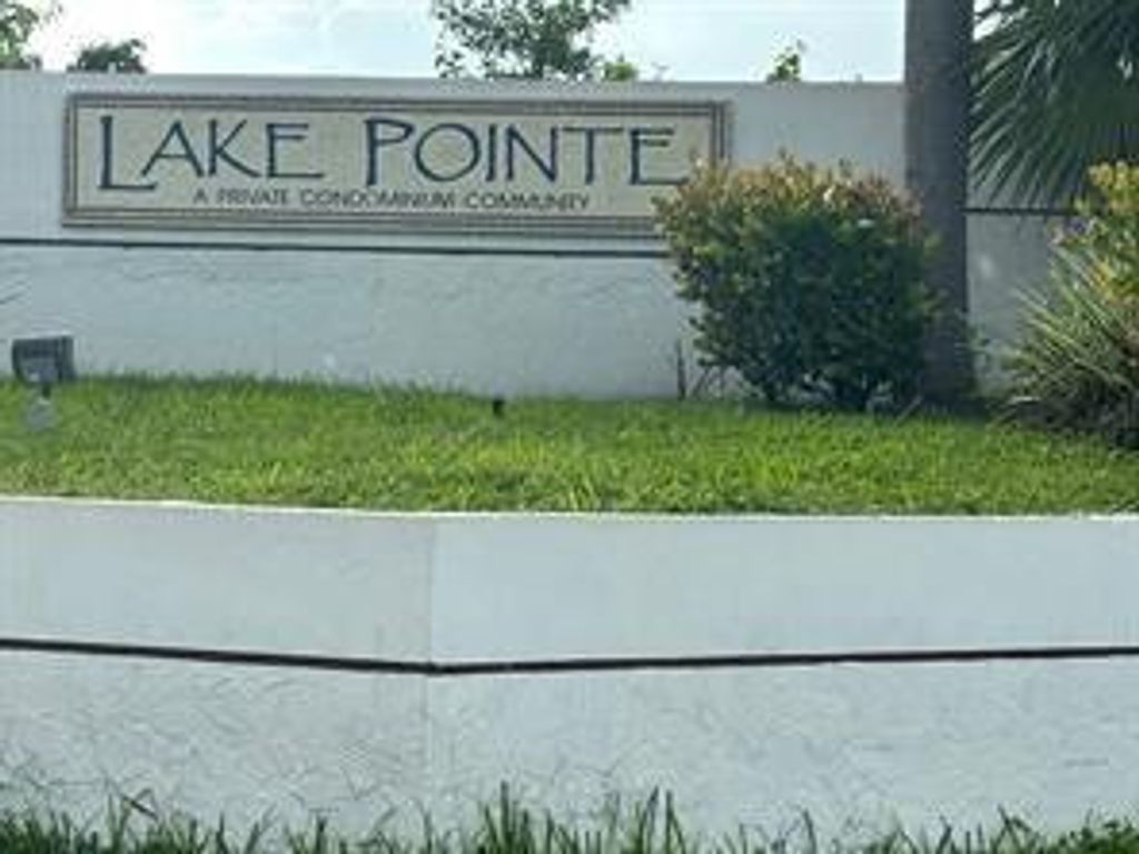Photo of 212 Lake Pointe Drive #213, Oakland Park, FL 33309 (MLS # F10418478)