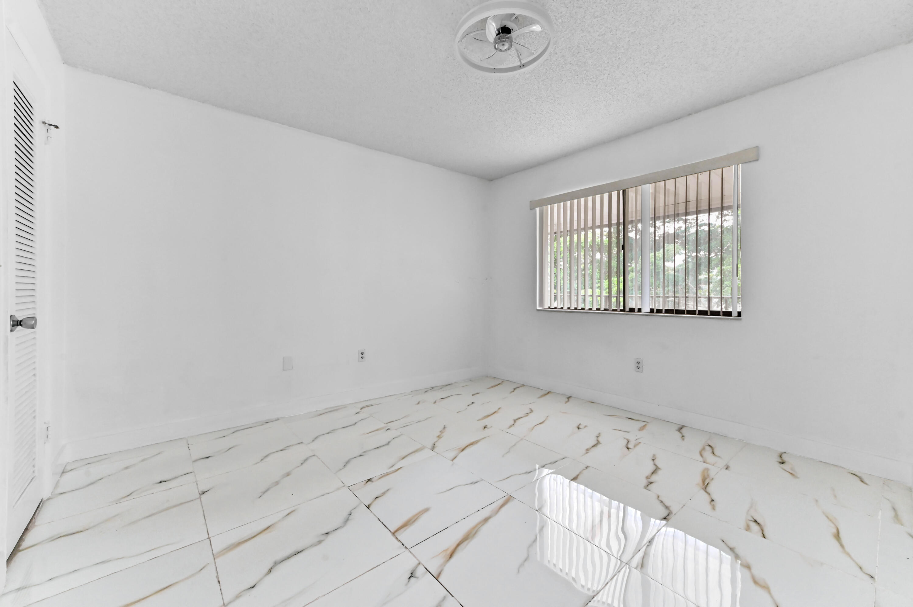 FOUNTAINS OF PALM BEACH - Residential