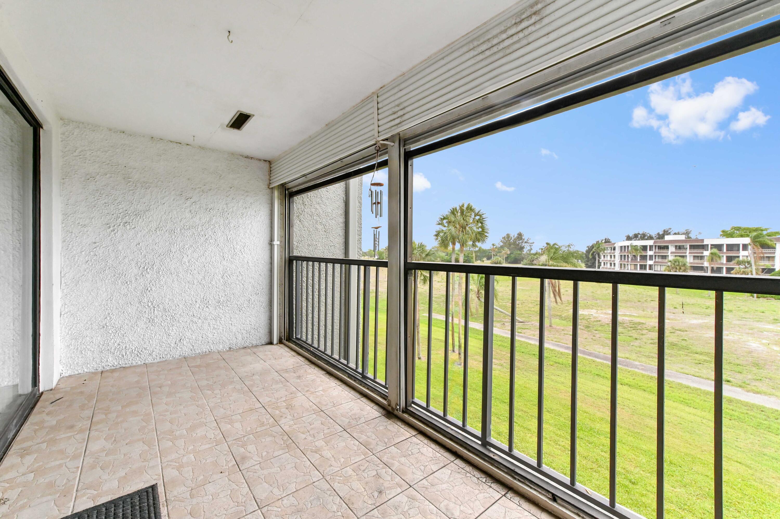 FOUNTAINS OF PALM BEACH - Residential