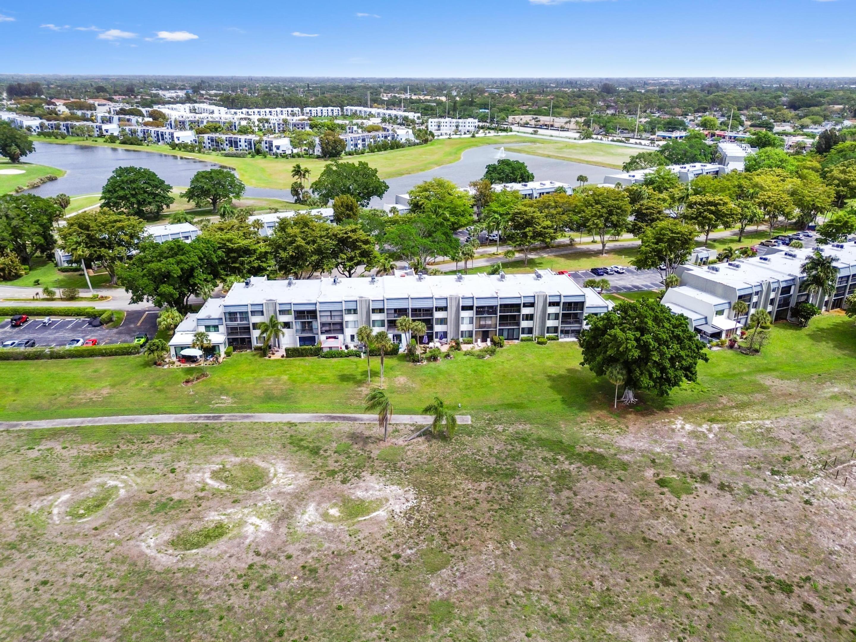 FOUNTAINS OF PALM BEACH - Residential