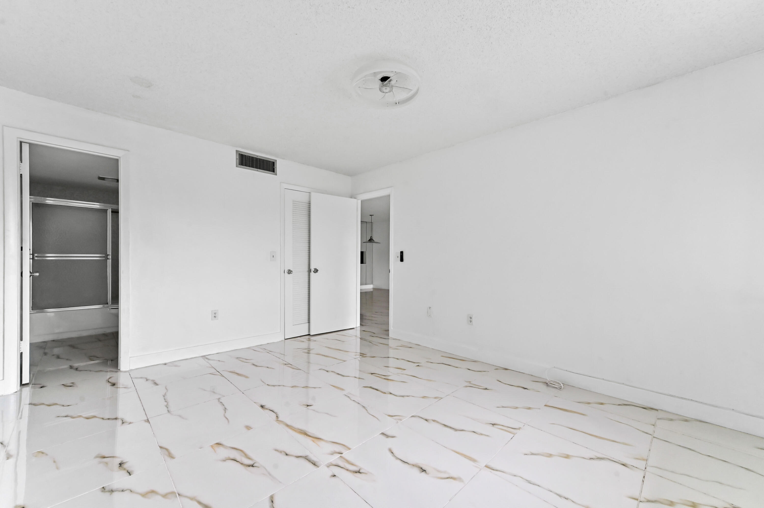 FOUNTAINS OF PALM BEACH - Residential