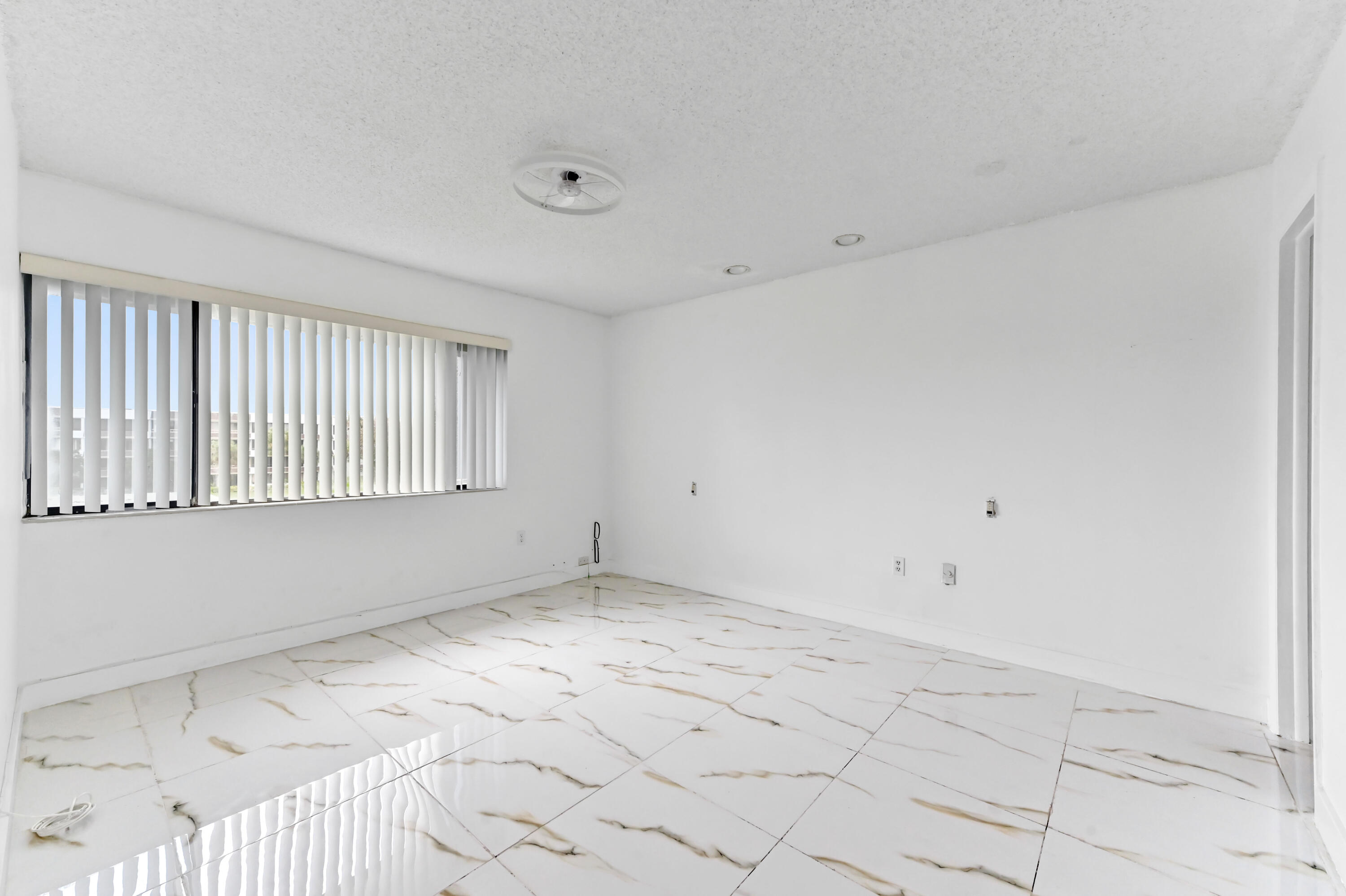 FOUNTAINS OF PALM BEACH - Residential