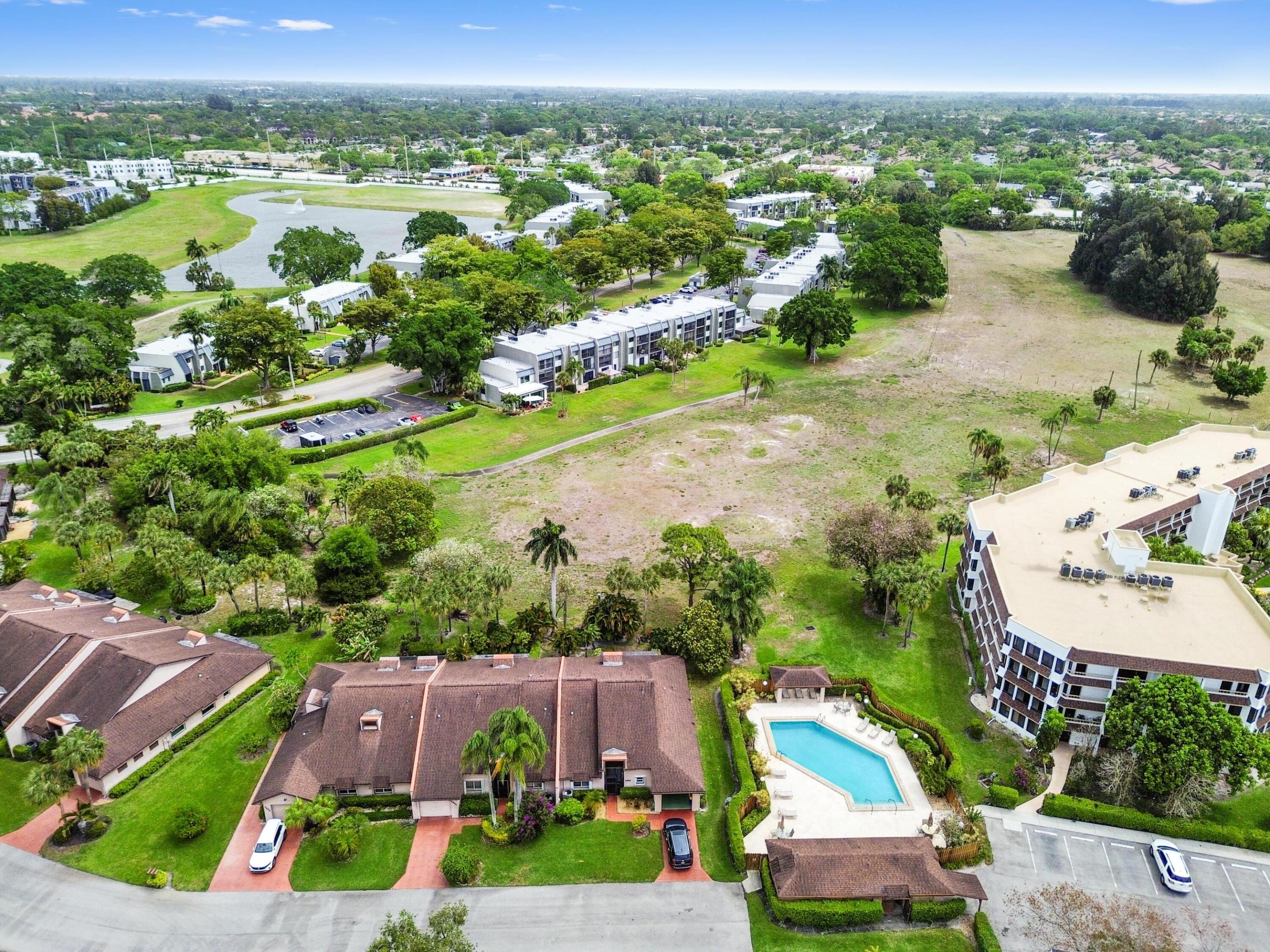 FOUNTAINS OF PALM BEACH - Residential