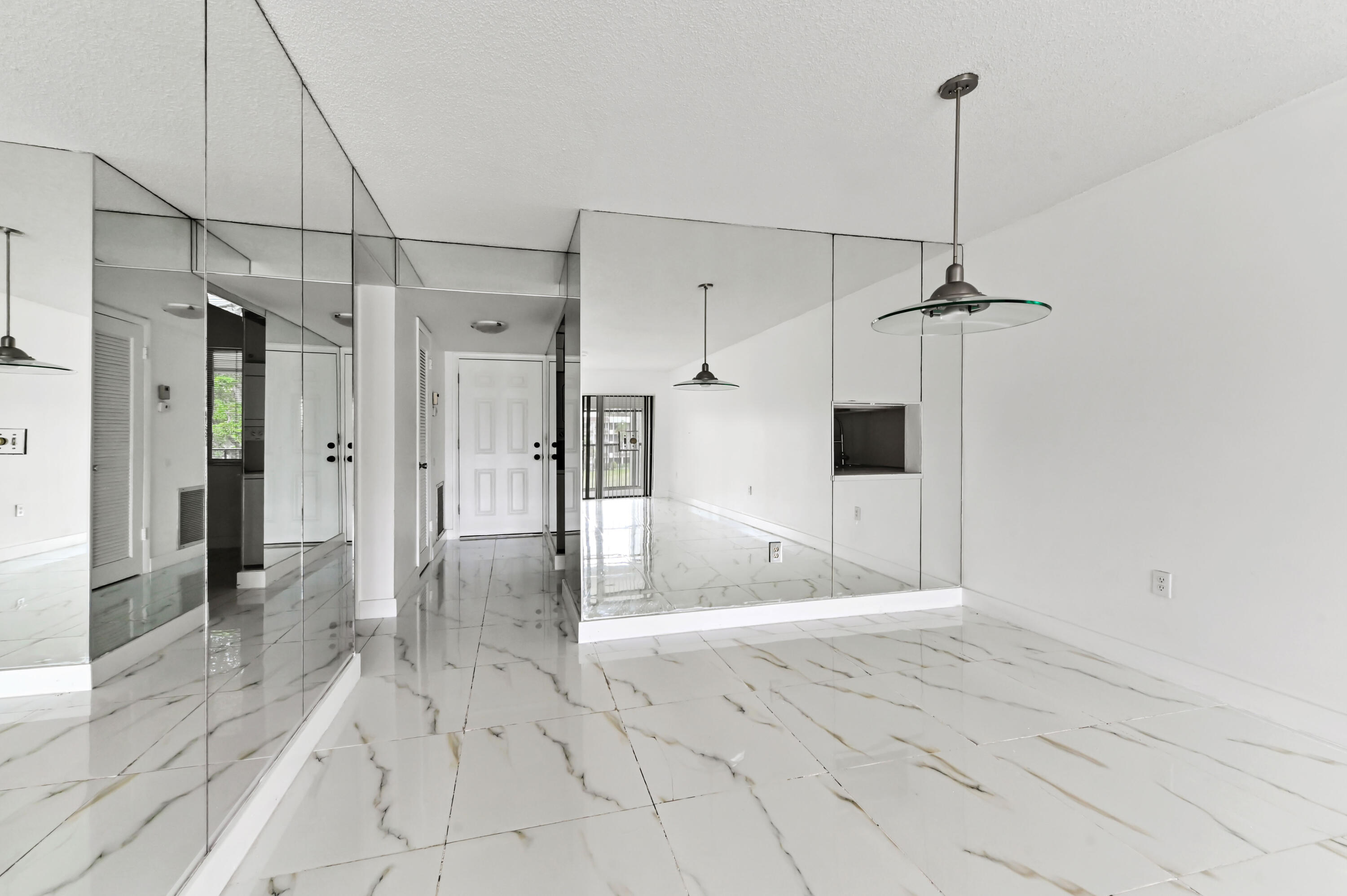 FOUNTAINS OF PALM BEACH - Residential