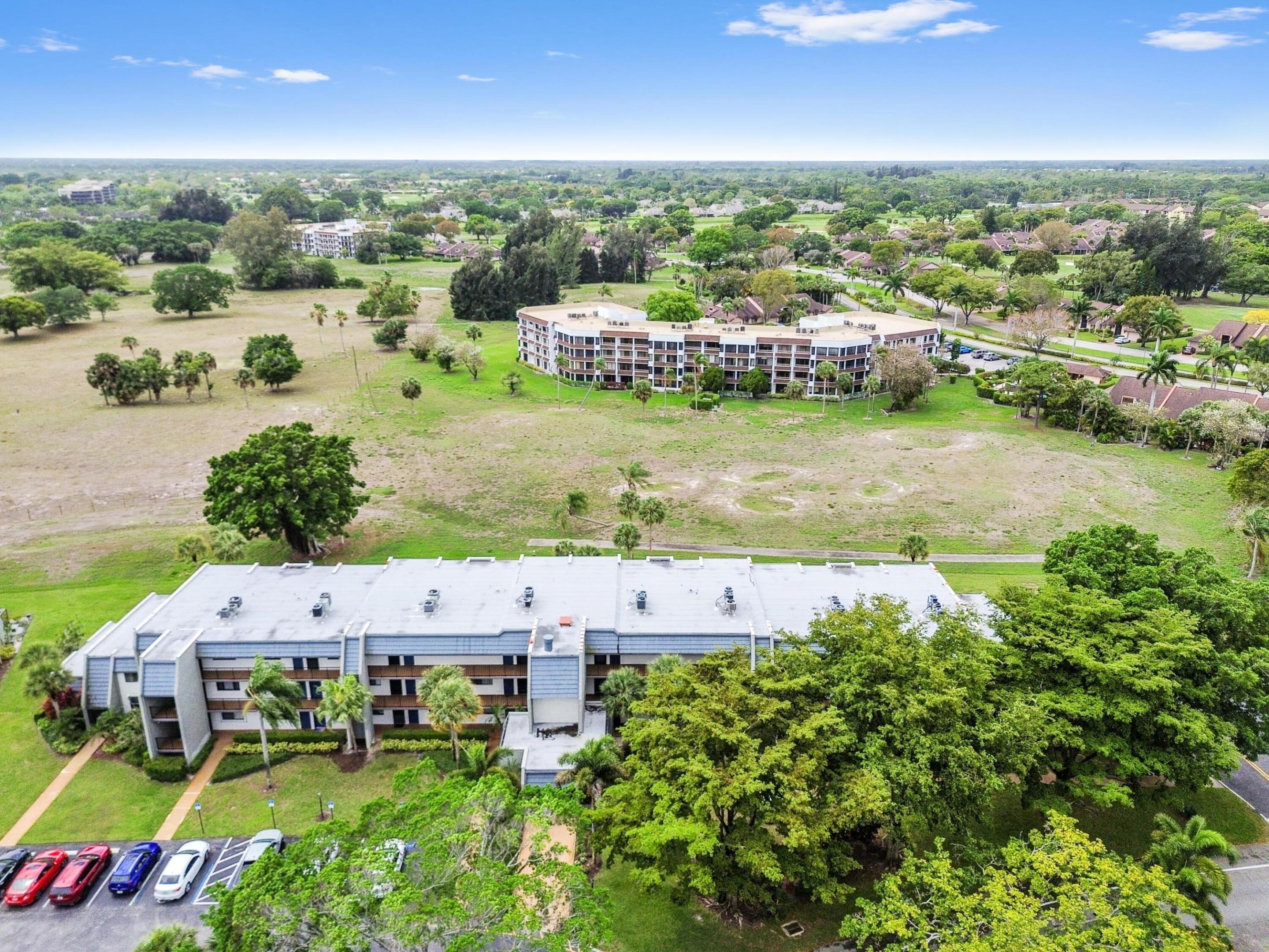 FOUNTAINS OF PALM BEACH - Residential