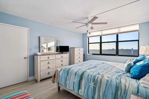 Condominium in Pompano Beach FL 1401 Riverside Dr Dr 13.jpg