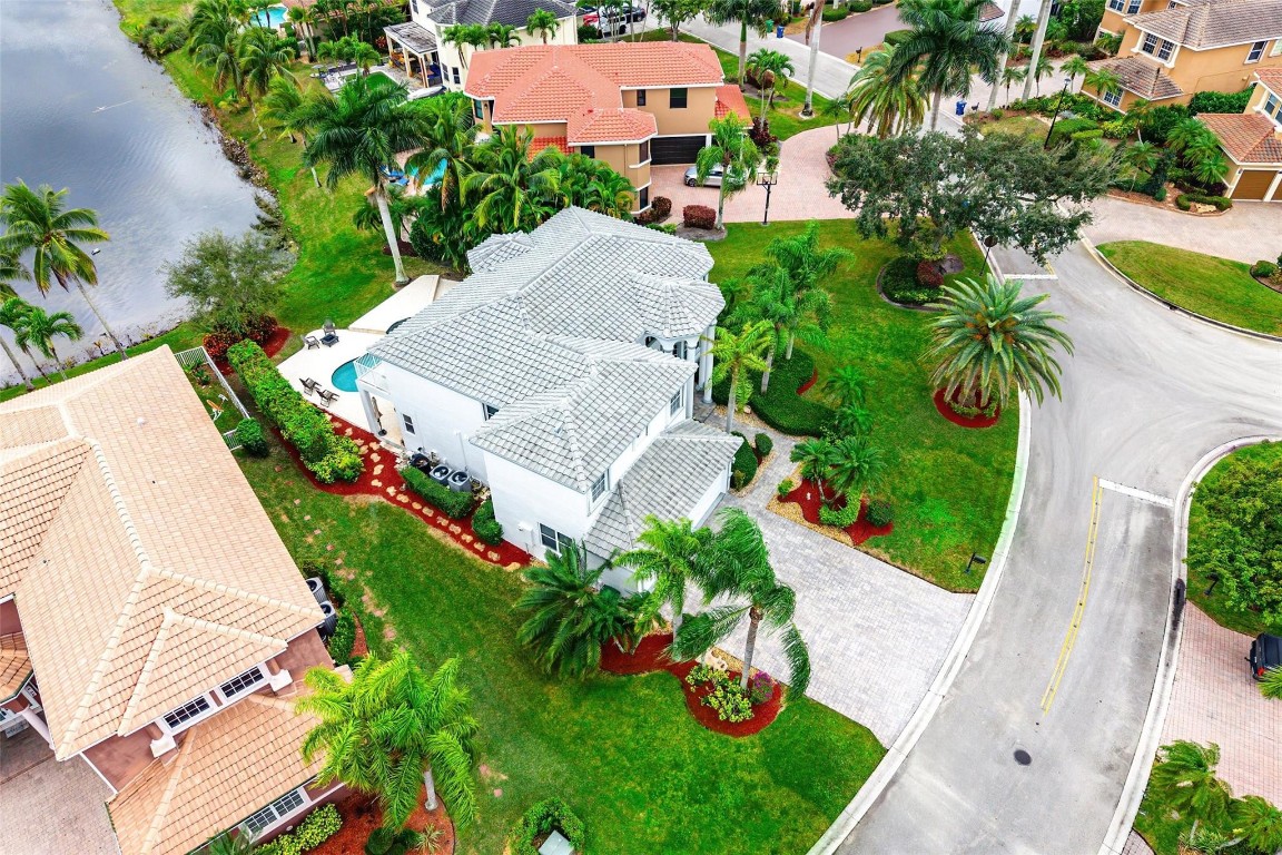 WYNDHAM LAKES CENTRAL - Residential