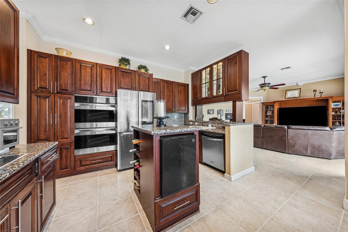 WYNDHAM LAKES CENTRAL - Residential