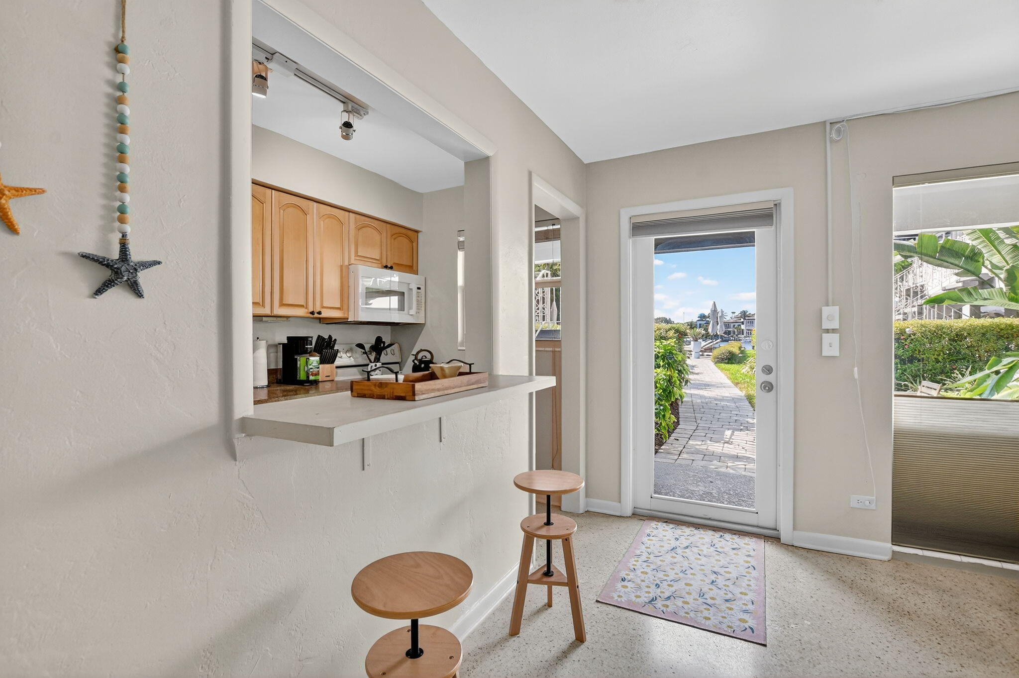 BALMORAL CONDO 9 - Residential Lease