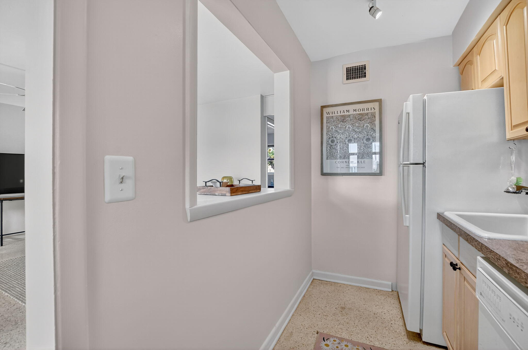 BALMORAL CONDO 9 - Residential Lease