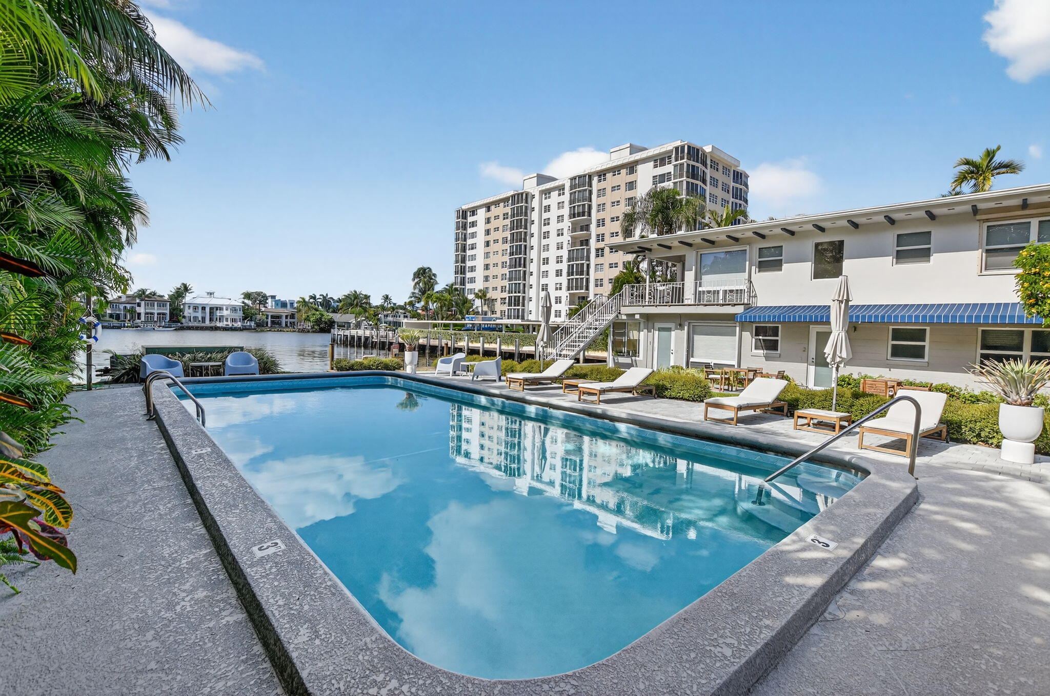 BALMORAL CONDO 9 - Residential Lease