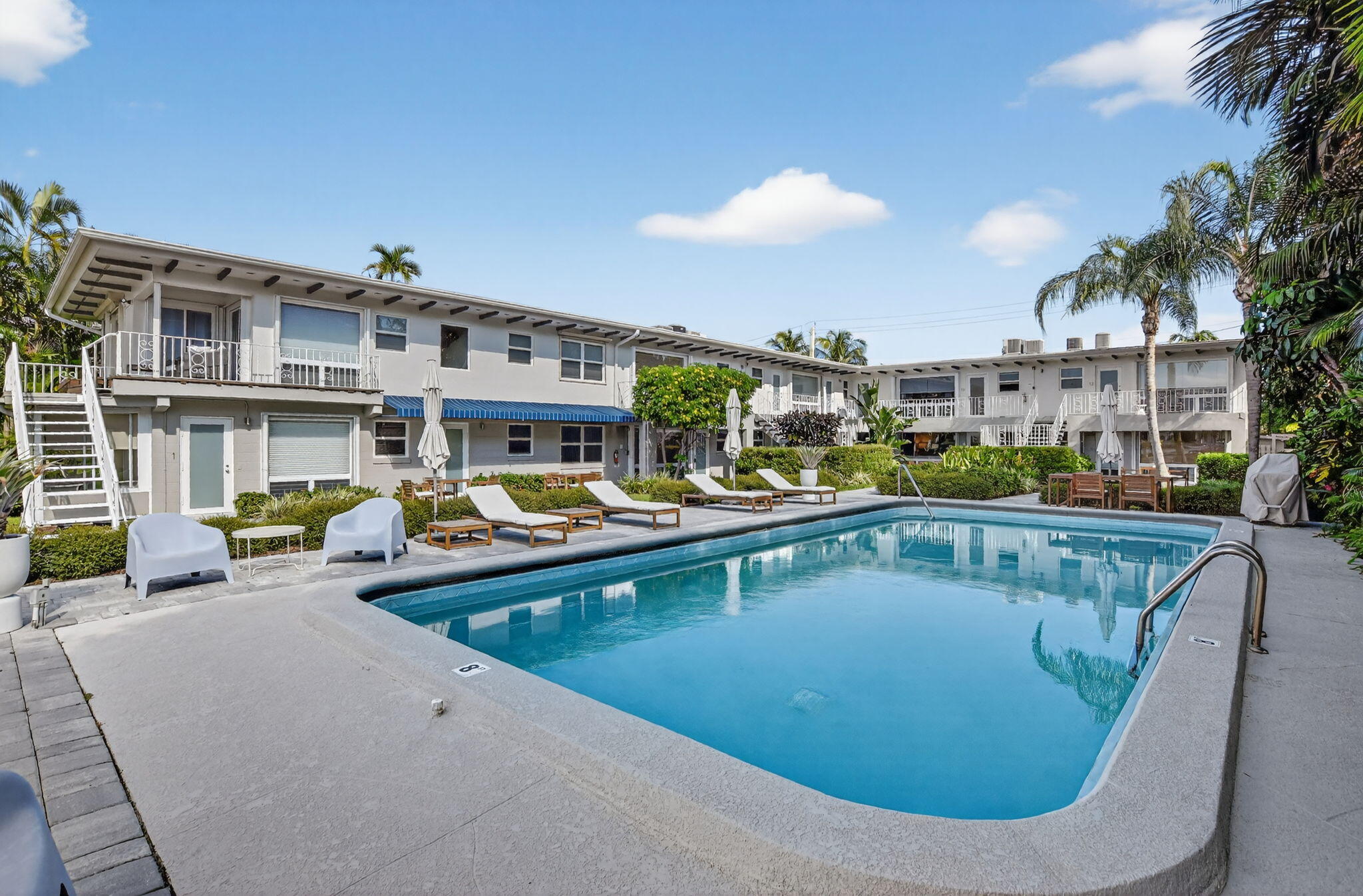 BALMORAL CONDO 9 - Residential Lease