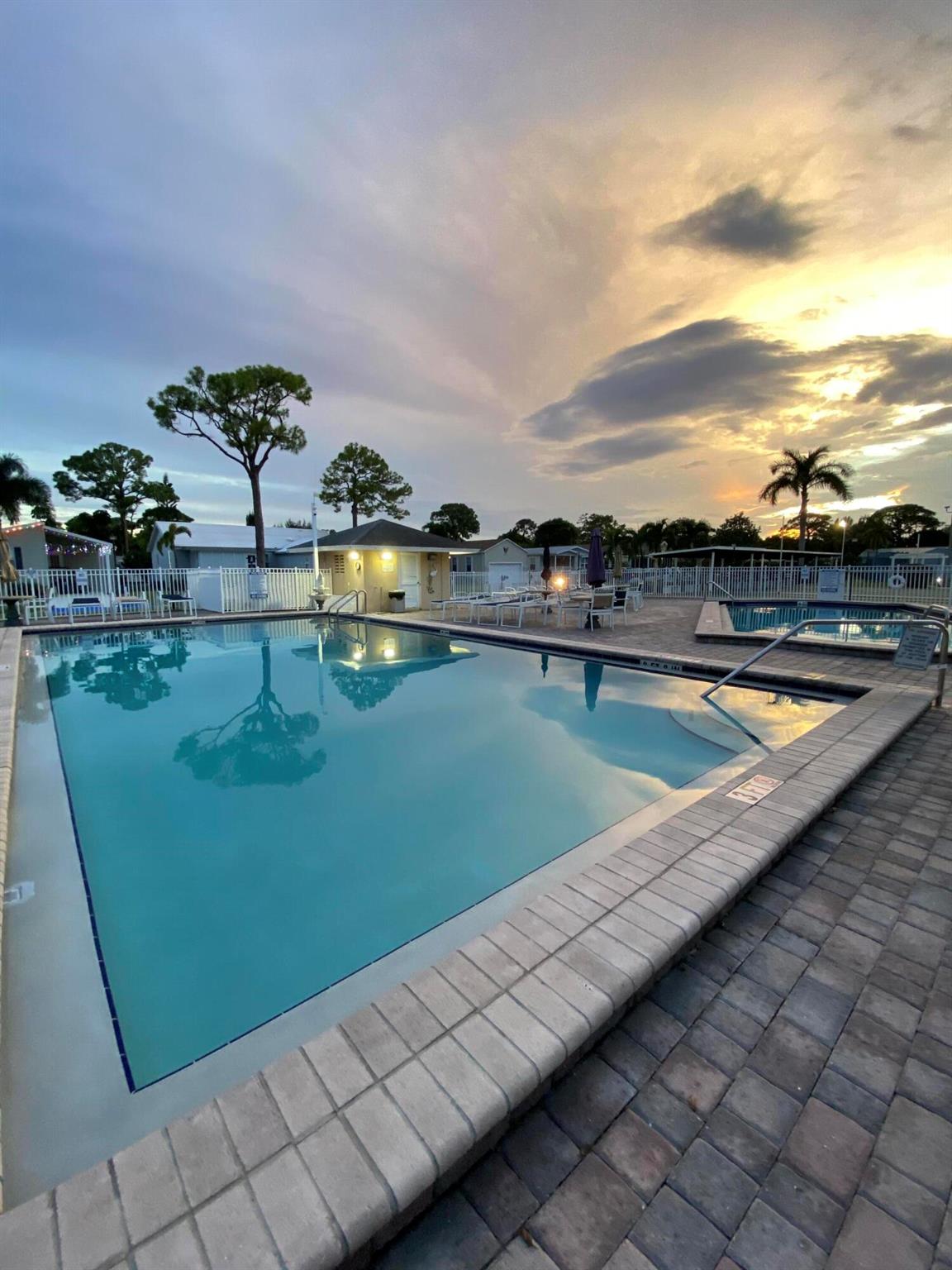 Maralago Cay Mobile Home - Residential