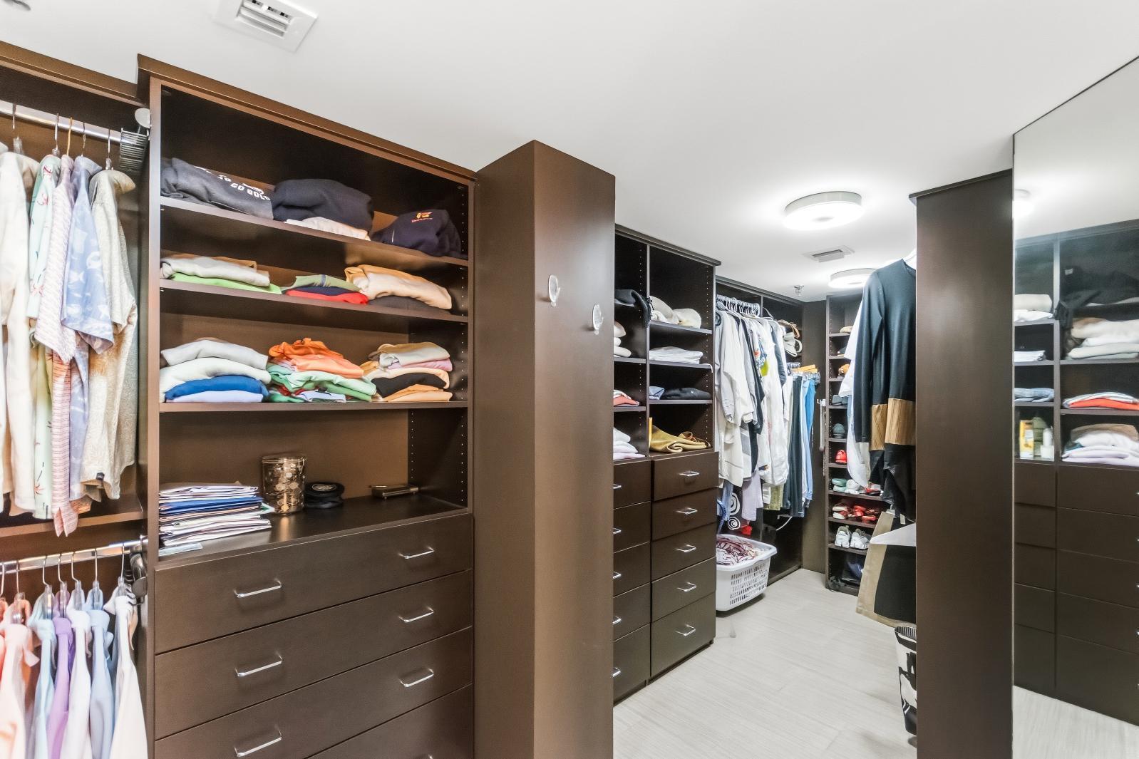 OLD PORT COVE TOWER EAST - Residential