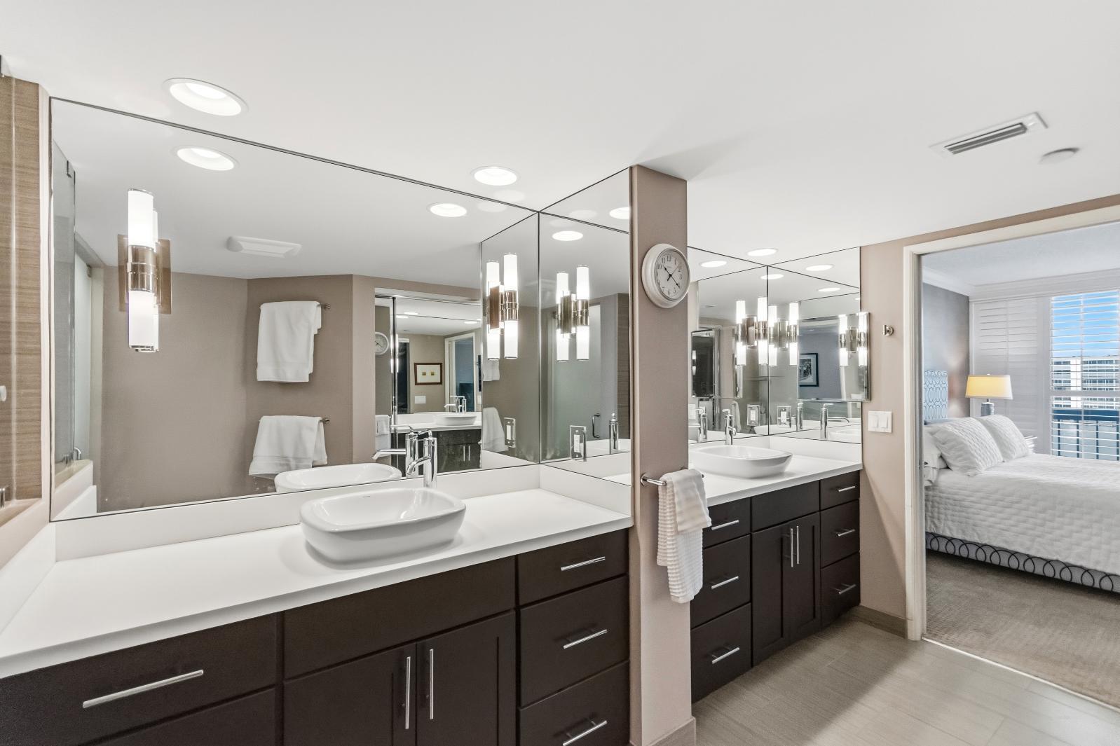 OLD PORT COVE TOWER EAST - Residential