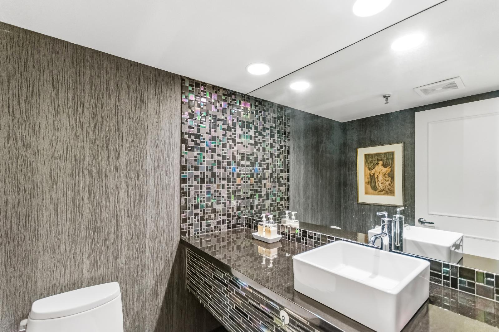 OLD PORT COVE TOWER EAST - Residential