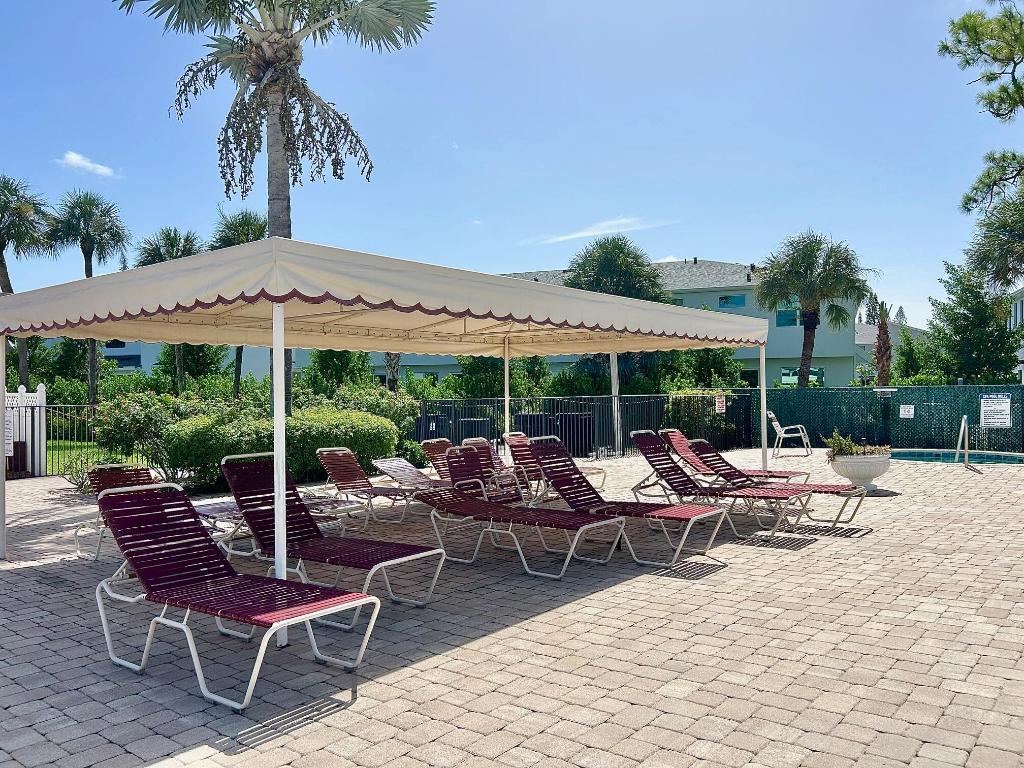 FAIRWAY CLUB CONDO - Residential Lease