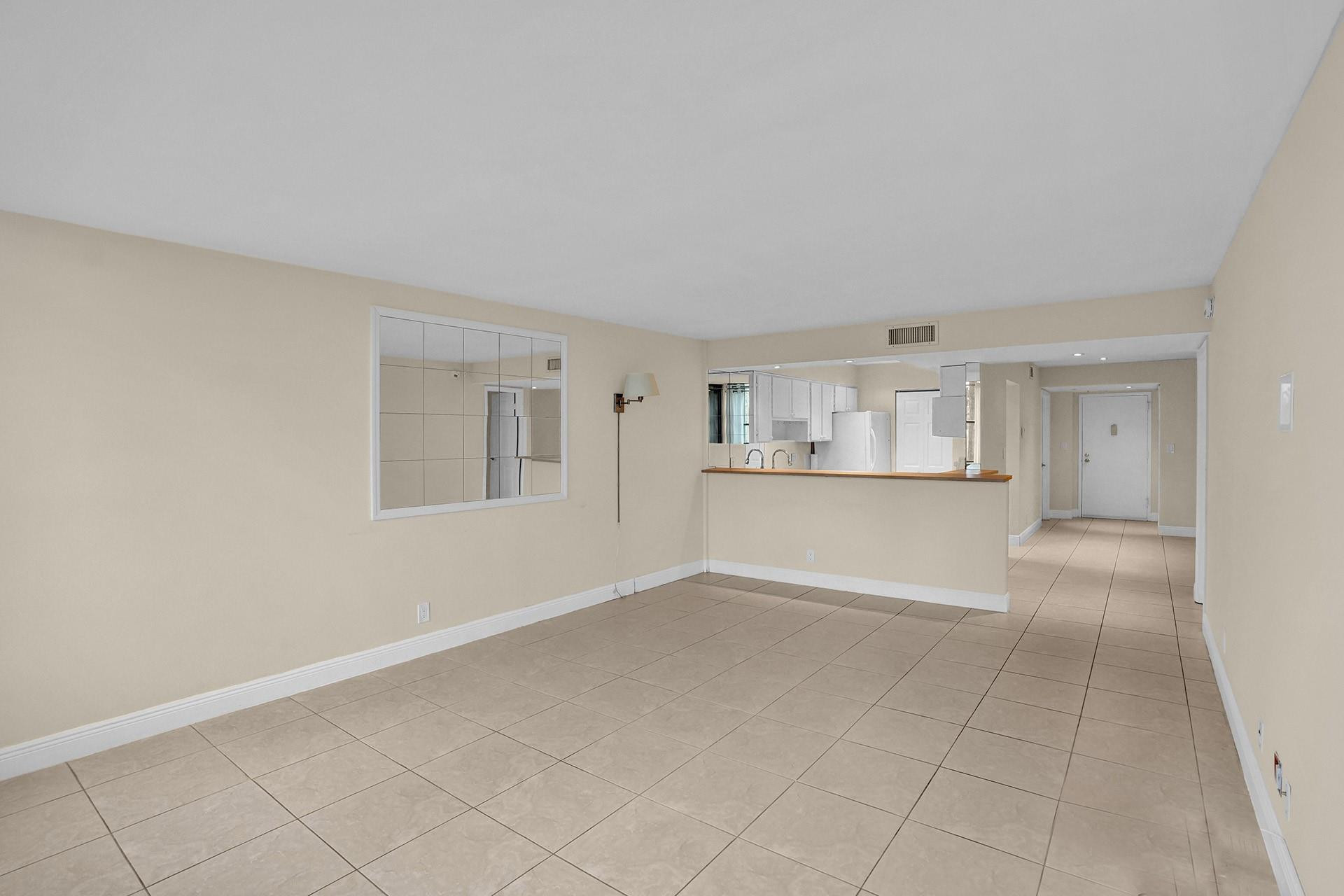 COUNTRY CLUB APTS AT - Residential Lease