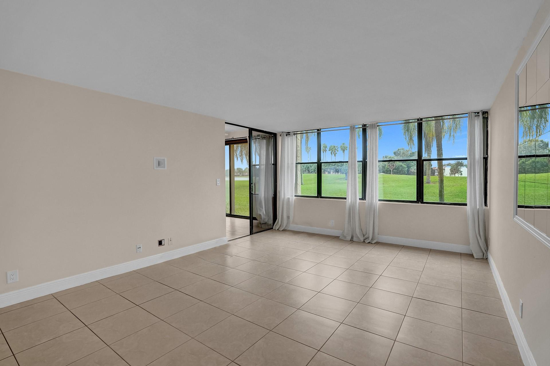 COUNTRY CLUB APTS AT - Residential Lease