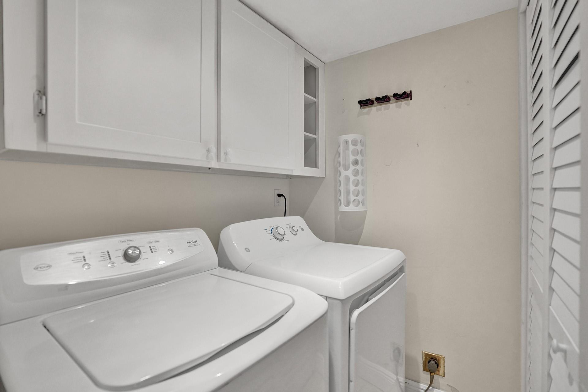 COUNTRY CLUB APTS AT - Residential Lease
