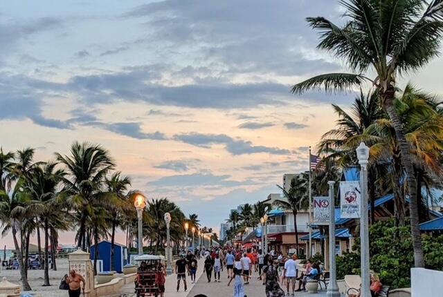 HOLLYWOOD BEACH PARK NO 2 - Residential Lease