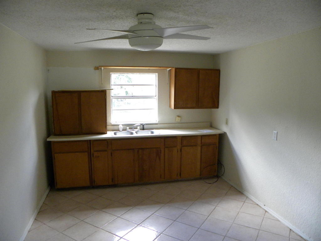 LOXAHATCHEE GROVES - Residential