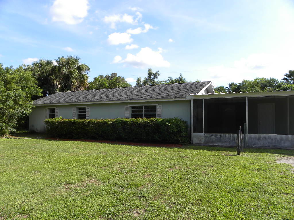 LOXAHATCHEE GROVES - Residential