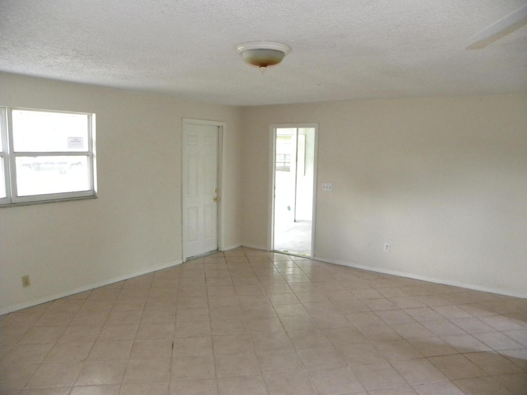 LOXAHATCHEE GROVES - Residential