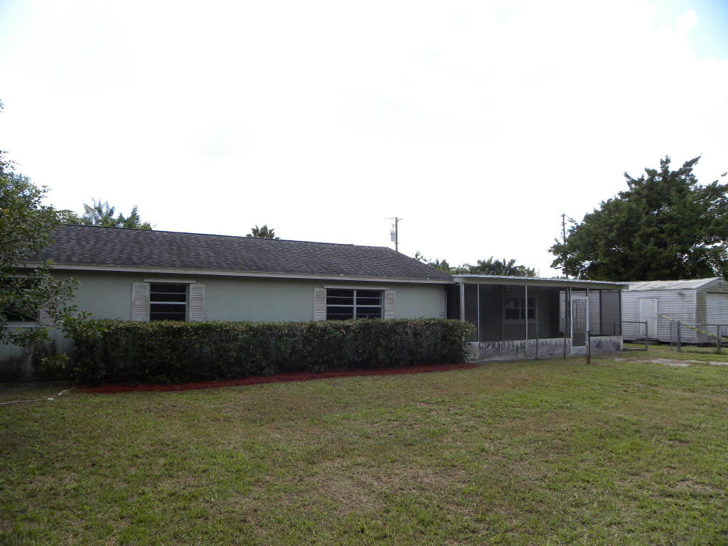 LOXAHATCHEE GROVES - Residential