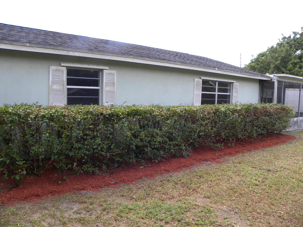 LOXAHATCHEE GROVES - Residential