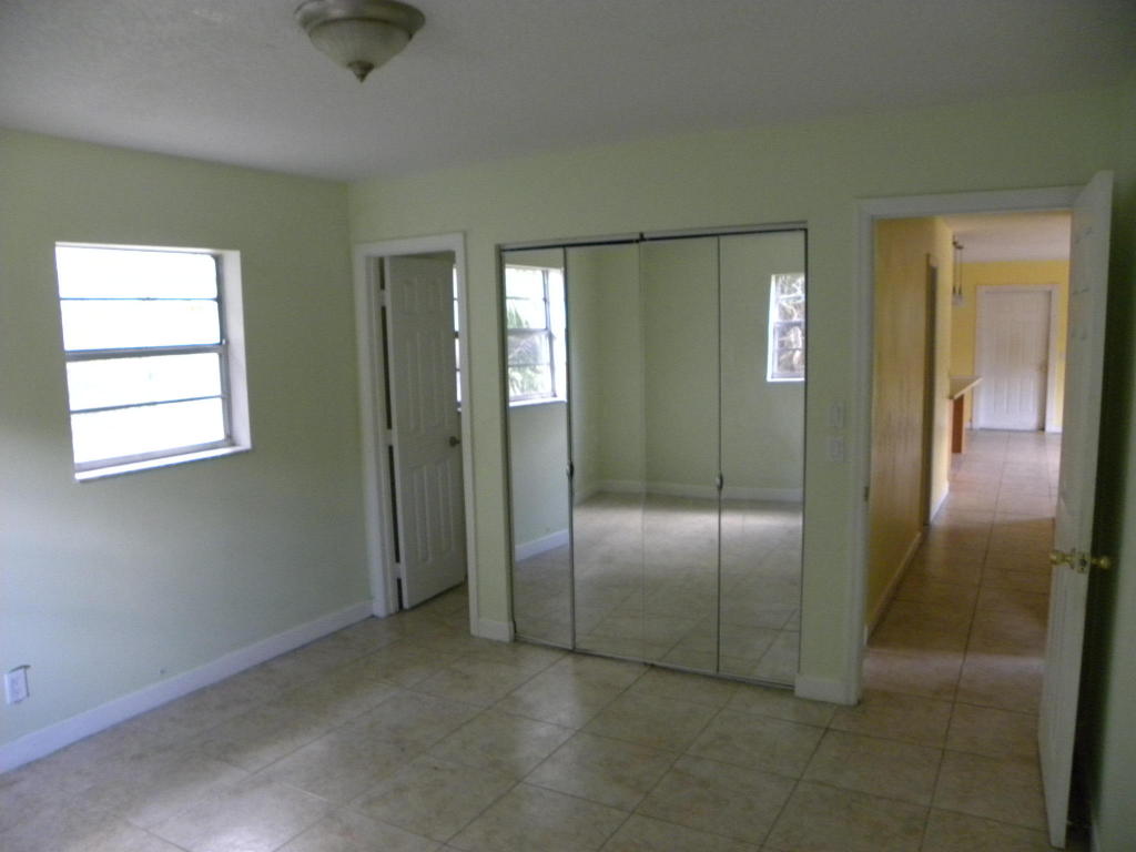 LOXAHATCHEE GROVES - Residential