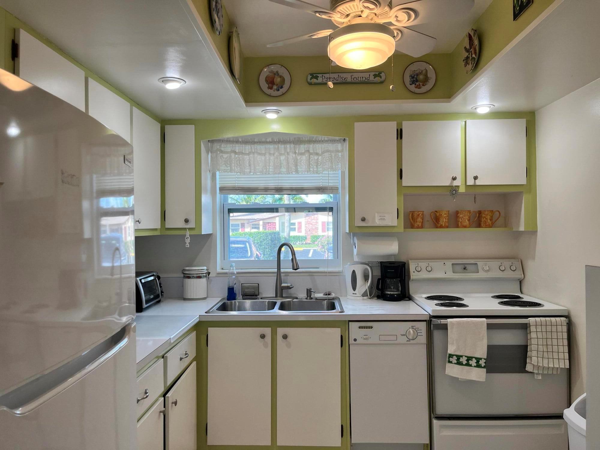 CRESTHAVEN VILLAS CONDO 1 - Residential Lease