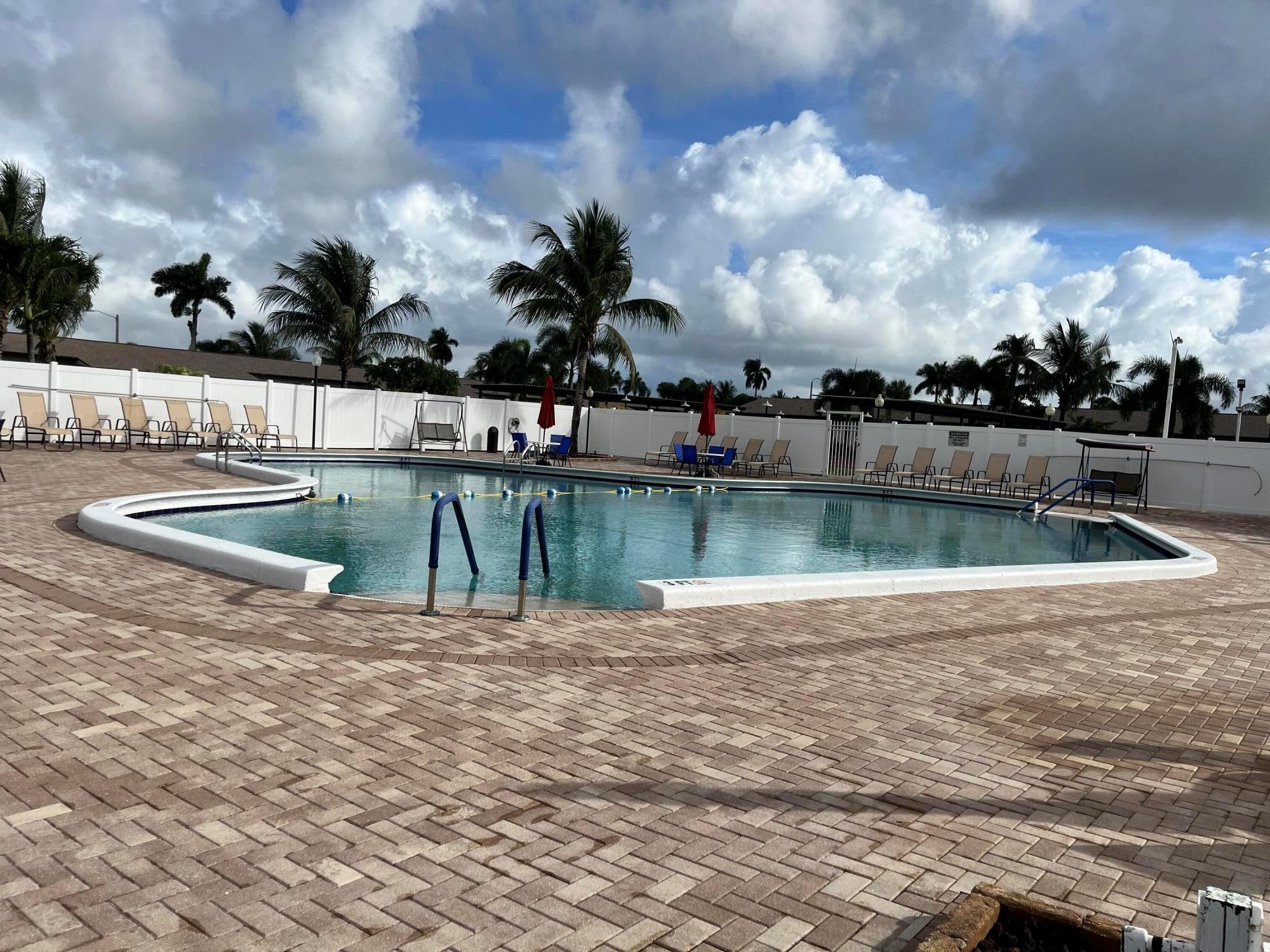 CRESTHAVEN VILLAS CONDO 1 - Residential Lease