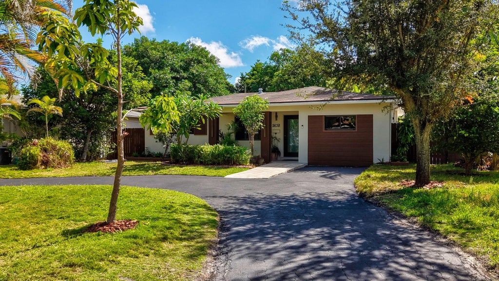 Photo of 2638 ADAMS Street, Hollywood, FL 33020 (MLS # B26090266)