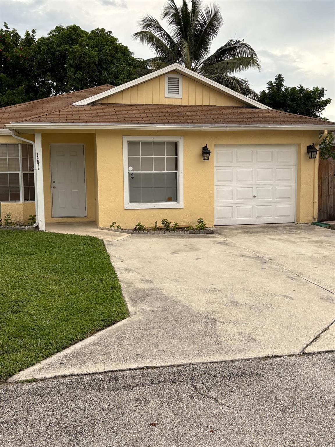 Great location with low HOA and pool community. Private backyard with several fruit trees. Freshly painted, AC 2023, Water Heater 2021.Close to shopping, highways, restaurants, beaches, hospitals and much more.