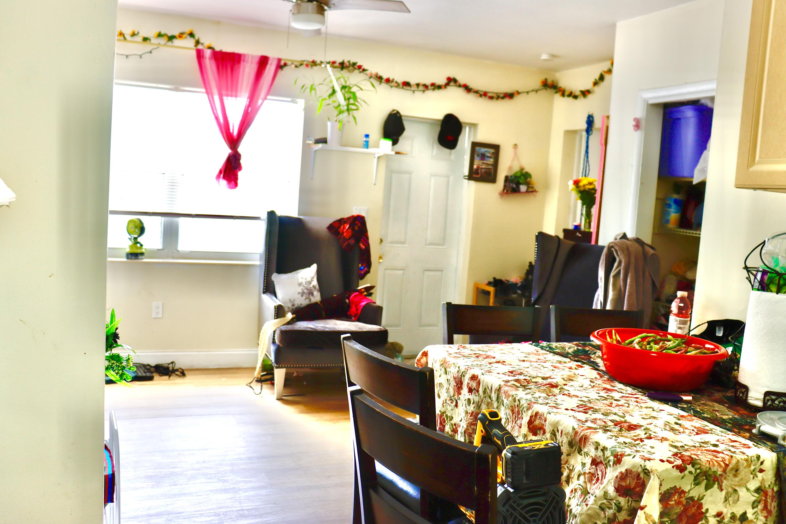 sidewalk,None - Residential Income