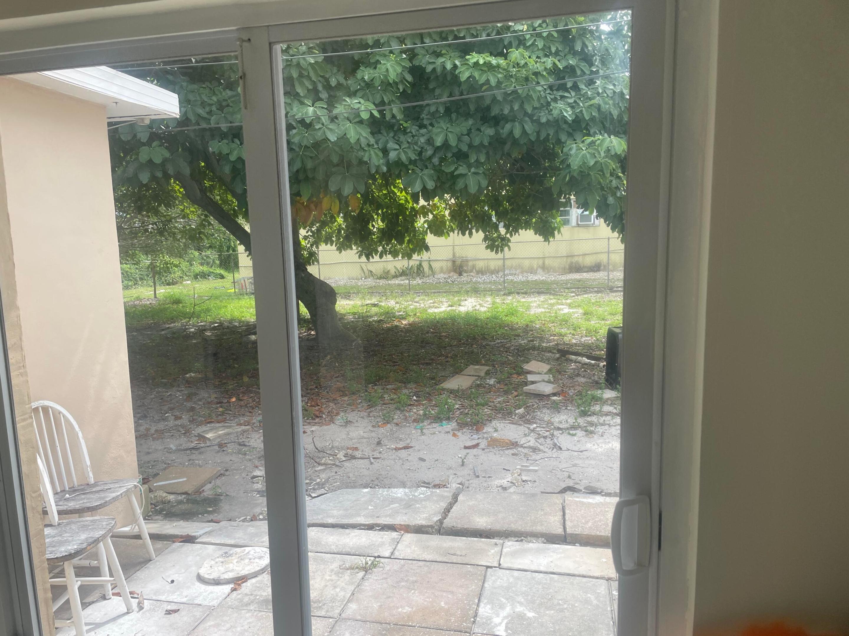 sidewalk,None - Residential Income